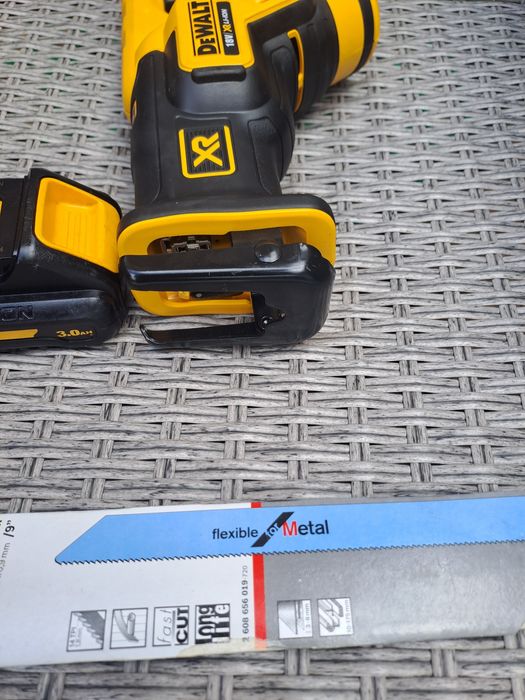 Piła szablista  Dewalt 18V