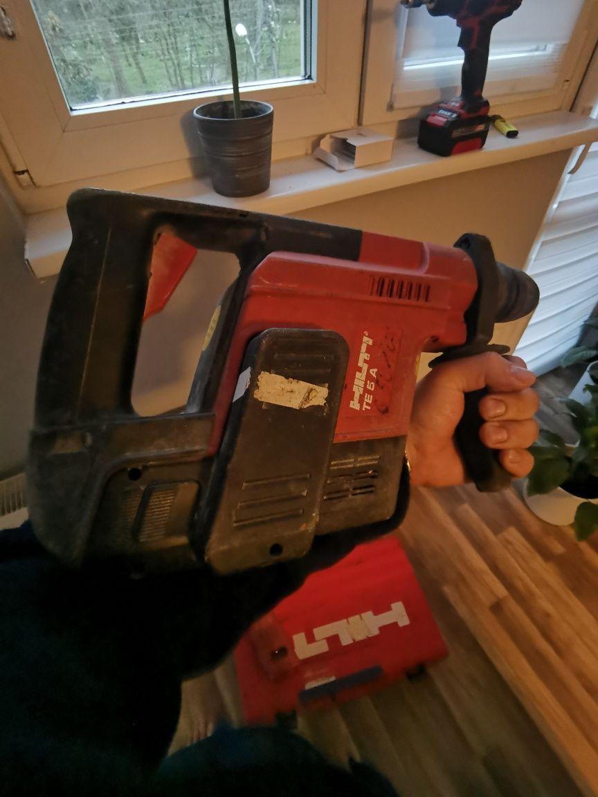 Hilti Te5A wiertarka udarowa ładowarka bateria walizka