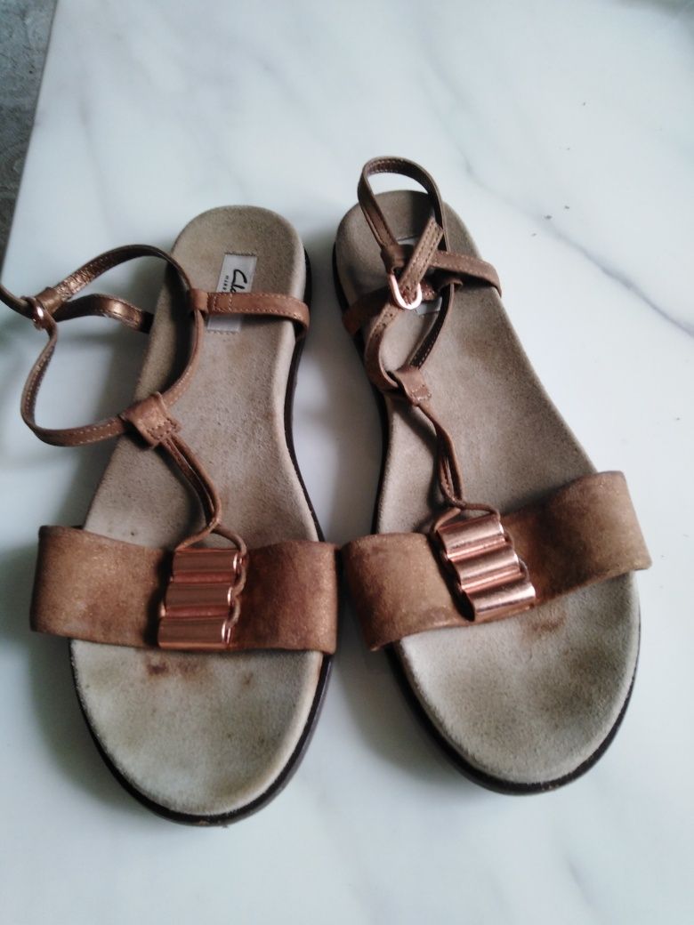 Sandalki clarks 40