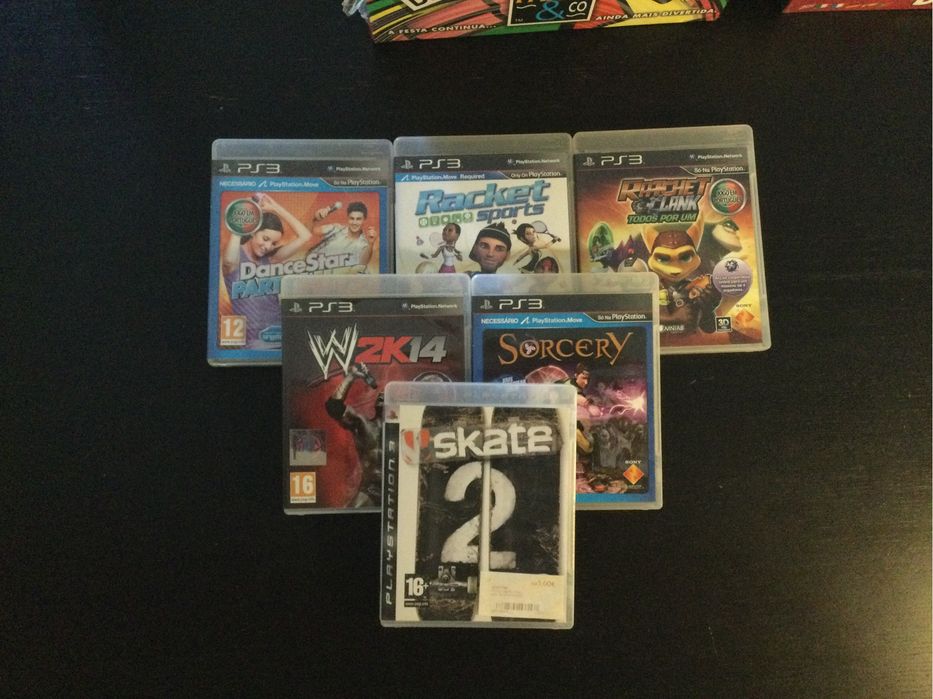 PlayStation 3 + 3 comandos +acessório CAM+ 2 Joysticks+ 17 jogos PS3