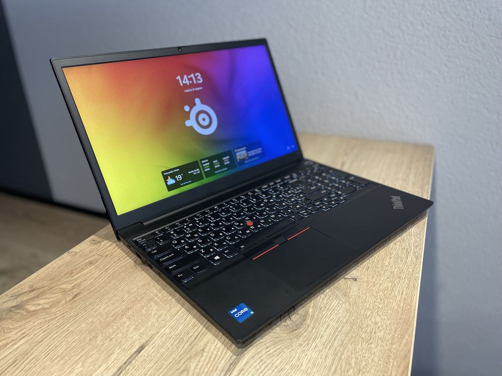 Lenovo ThinkPad E15 G2 / Core I5-1135G7 /  Iris XE G7 / 16 Ram / 256
