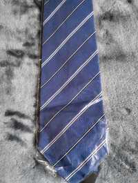 Niebieski krawat w paski
