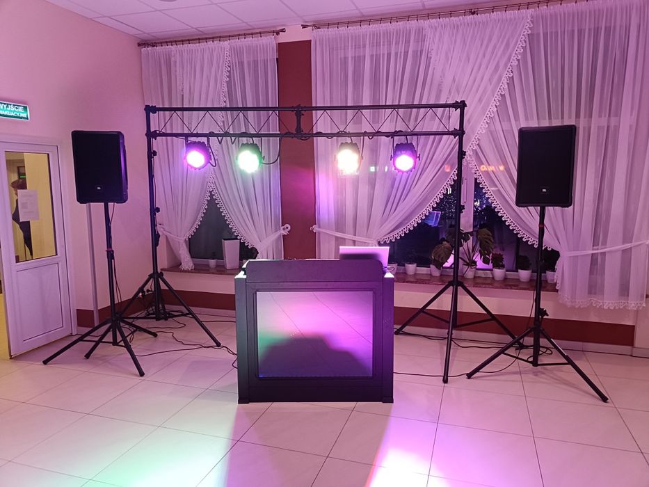 Kompletne stanowisko dla DJ-a