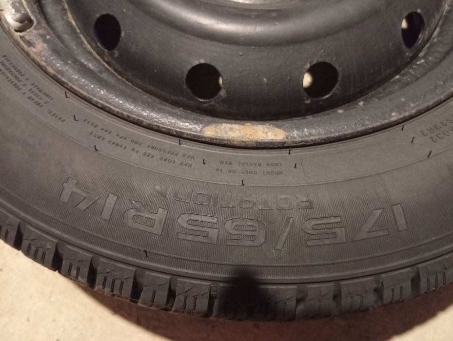 Шини нокіан хакапиліта r14 175/65 з дисками