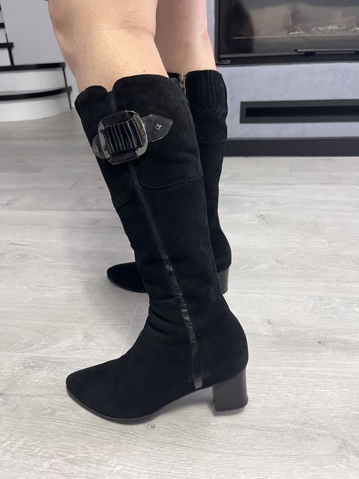 Чоботи чорного кольору зимові