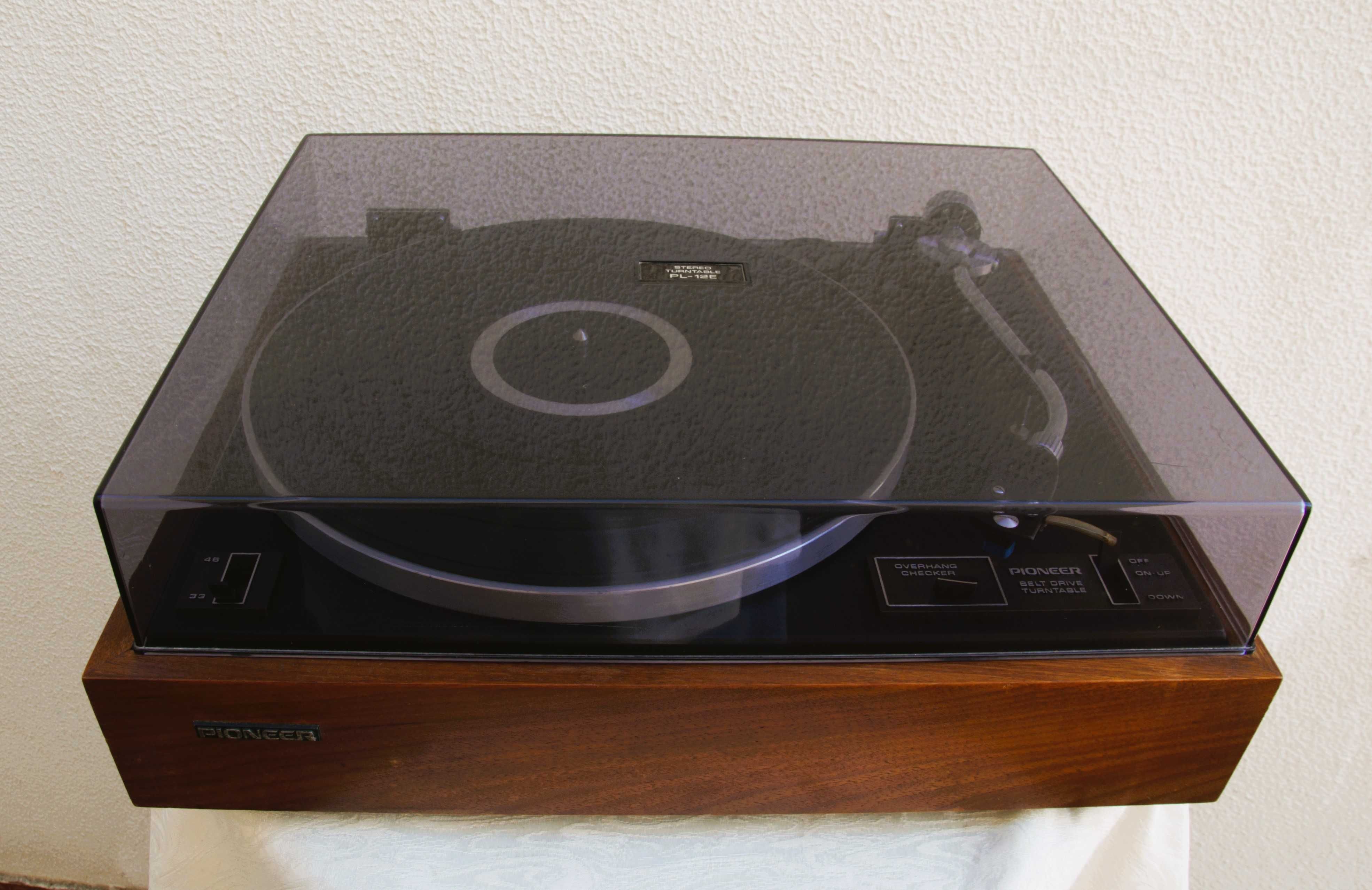 Pioneer  PL 12E Stereo Turntable