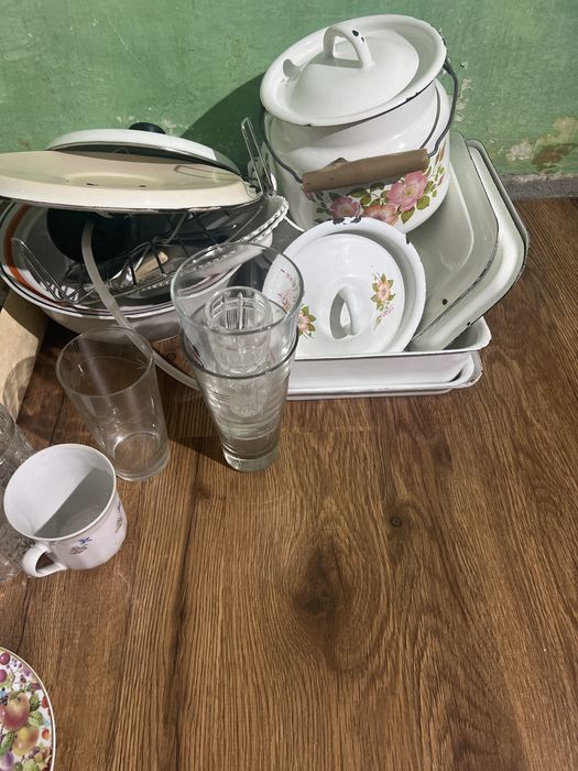 Посуд чашки/рюмки/ стакани/ кастрюлі