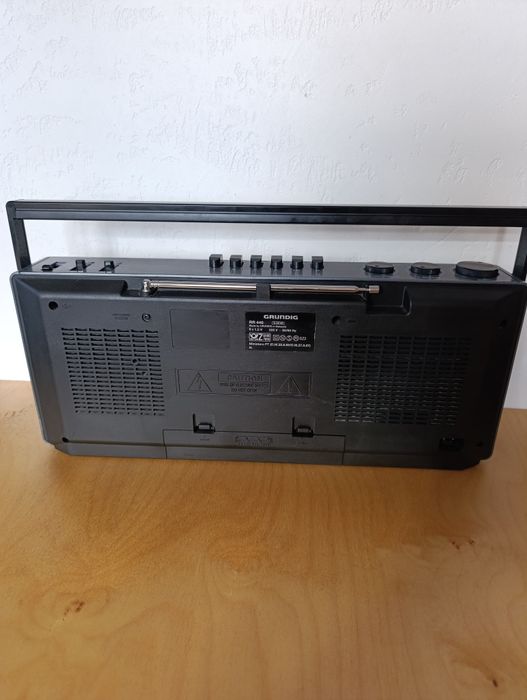 Магнітофон Продам магнітолу Grundig

Стан: хороший, все працює.
Функці