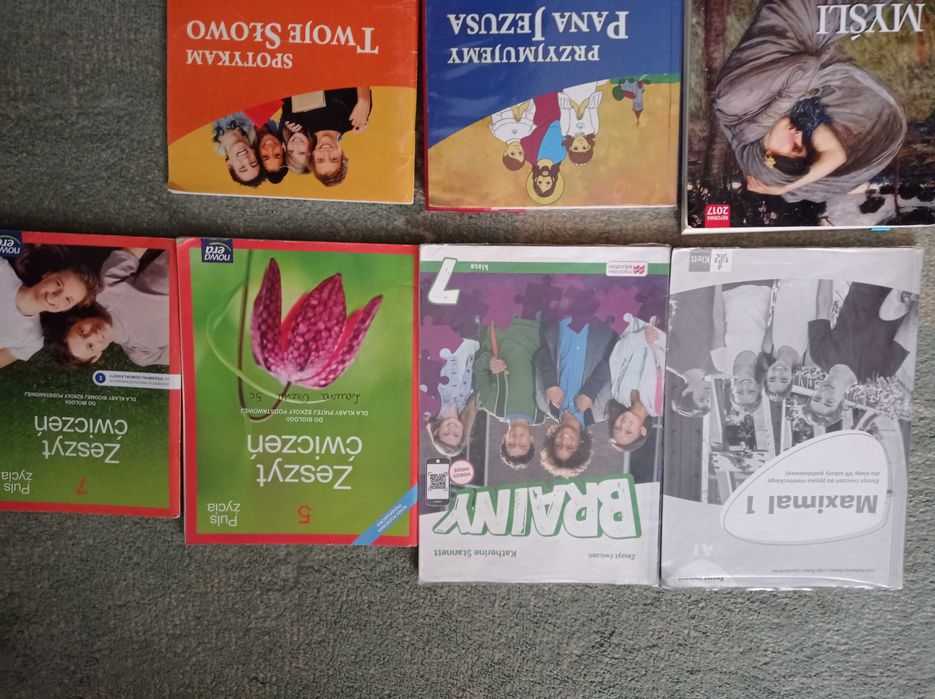 Książki, ćwiczenia religia,matematyka , historia