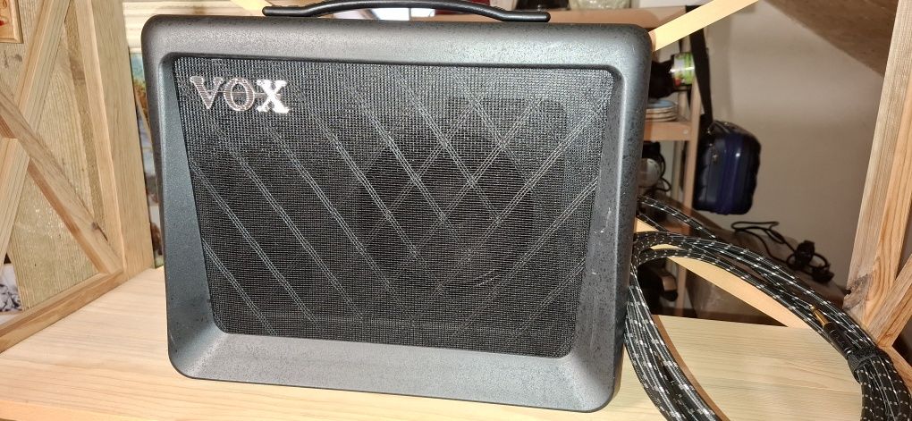 Комби усилитель для гитары VOX15-GT