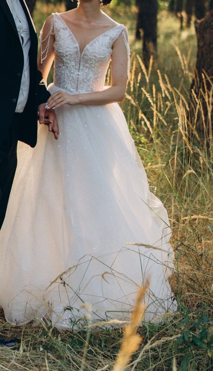 Весільня сукня розмір 40-42, на зріст 165