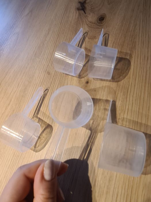 Zestaw pięciu miarek do białka, innych proszków lub płynów