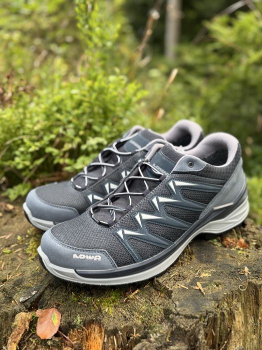 Lowa трекінгові нові