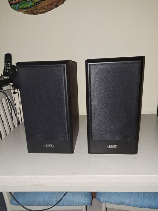 Colunas monitoras "Acoustic Energy 
Modelo: AEGIS ONE
Numero de série: