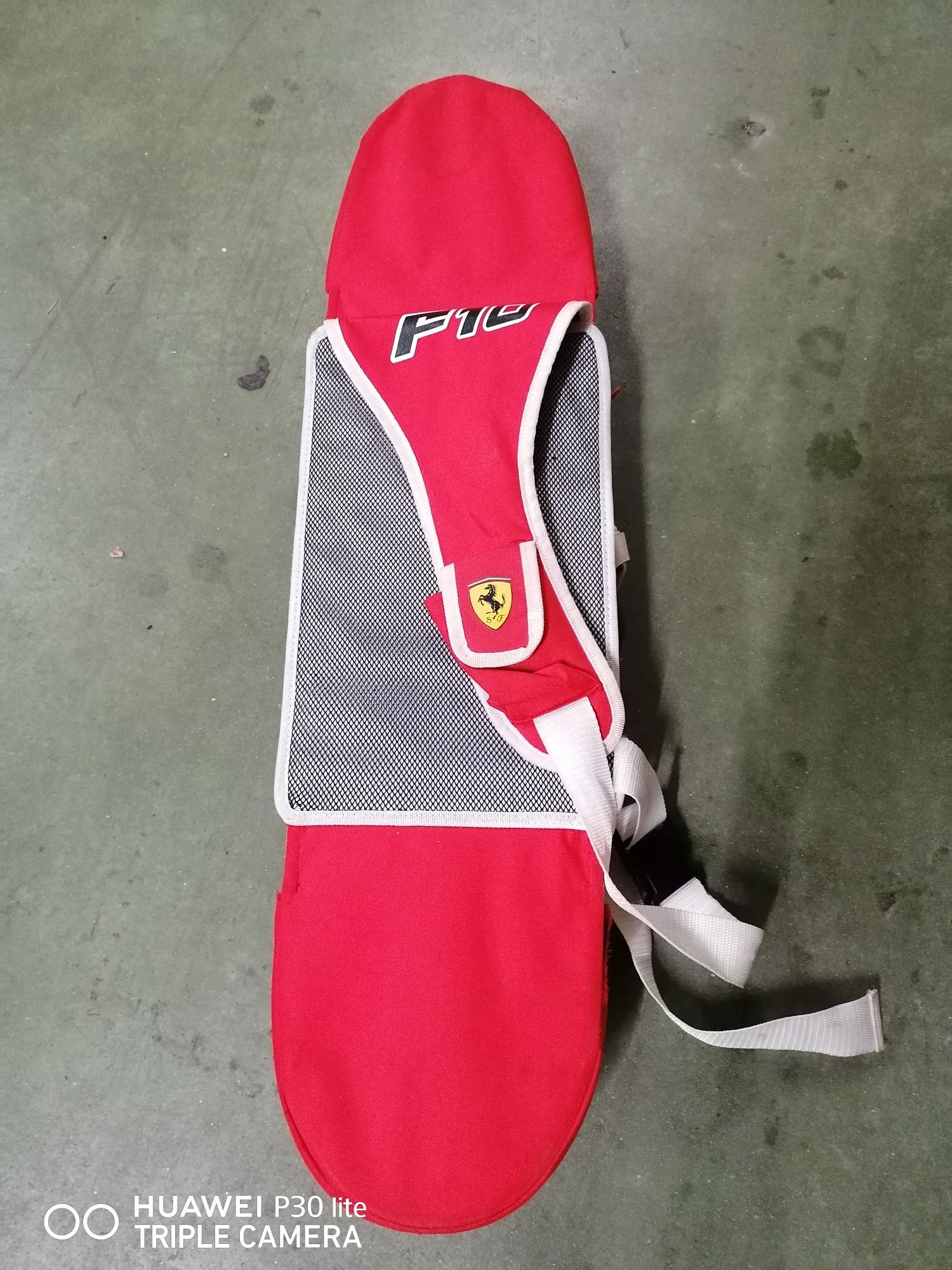 Skate Ferrari F10