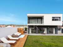 Moradia isolada T3 com jardim em Loures