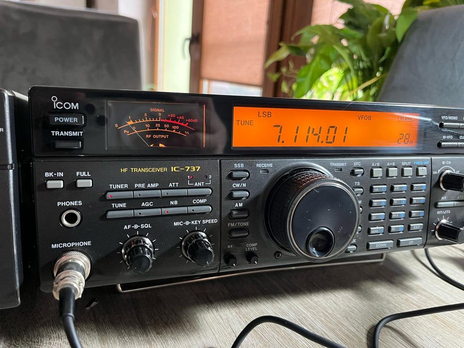 Sprzedwm Icom 737