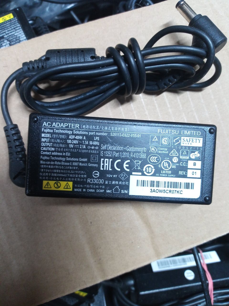 Fujitsu Asus Toshiba Lenovo 5.5*2.5 40w 19V 2.1A оригінал блок живленя