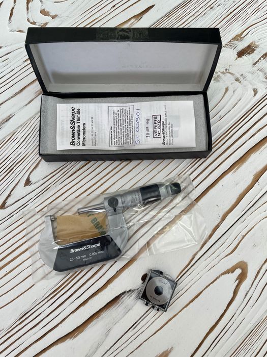 Микрометр гладкий 25-50мм 0,002мм Brown & Sharpe Швейцария