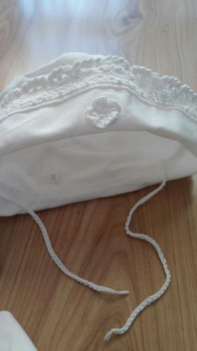Sukienka do chrztu z płaszczykiem, czapeczką i bucikami rozm. 68