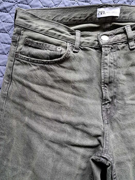 Oliwkowe szerokie jeansy Zara rozm. 42