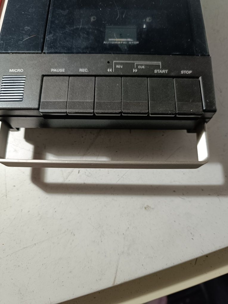 Gravador e leitor de cassetes Grundig