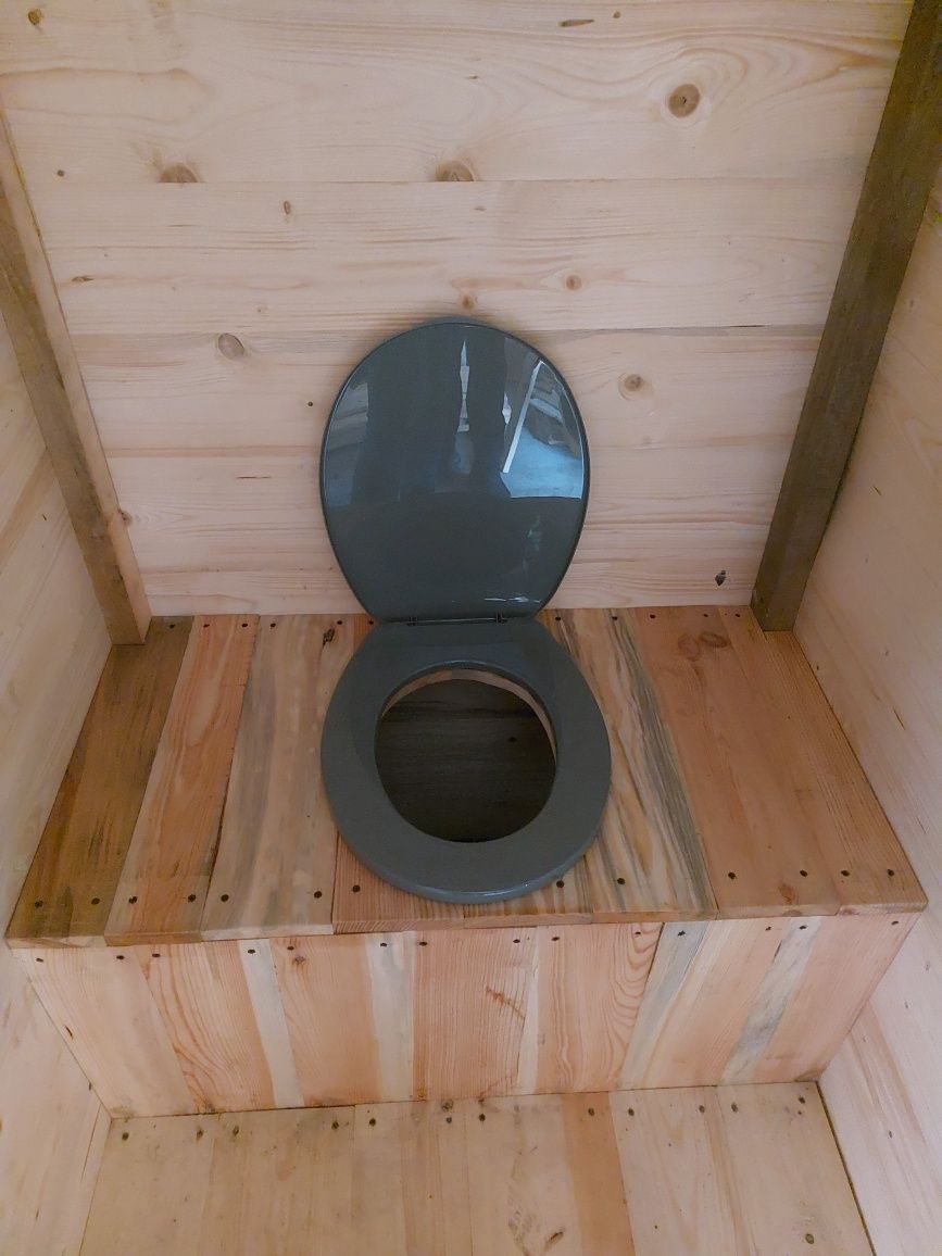 Toaleta drewniana, latryna, WC, wychodek