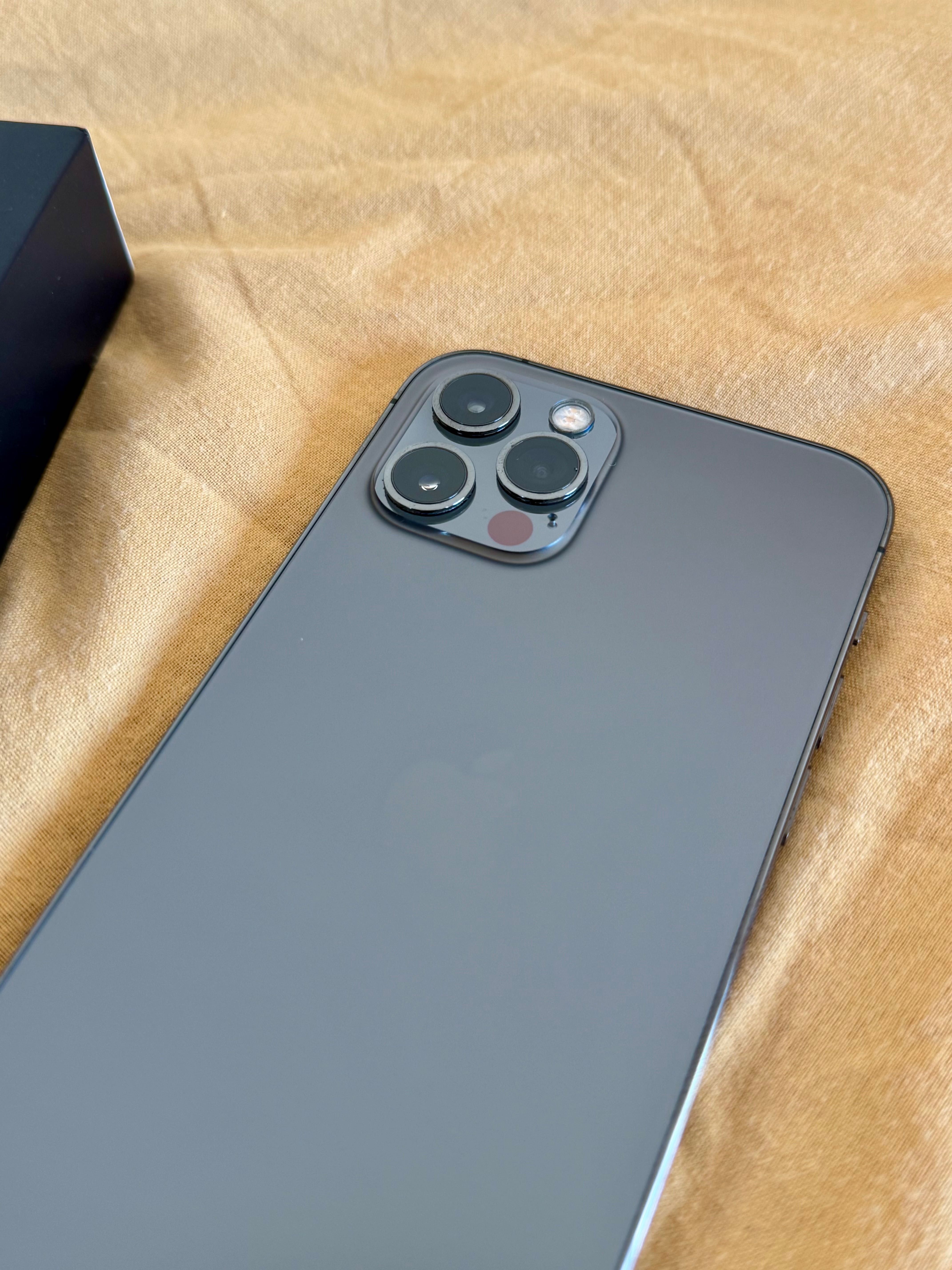 iPhone 12 Pro (como novo)
