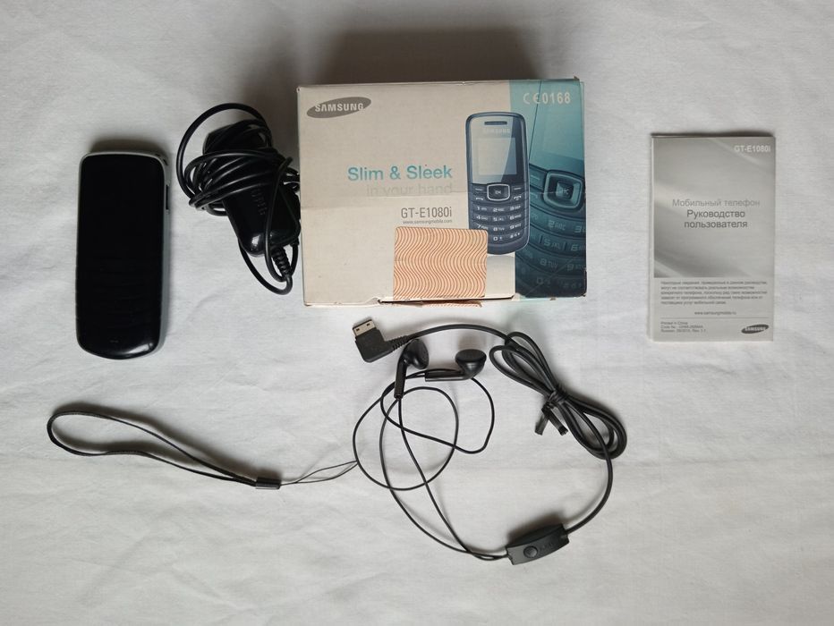 Мобільний телефон Samsung GT-E1080i