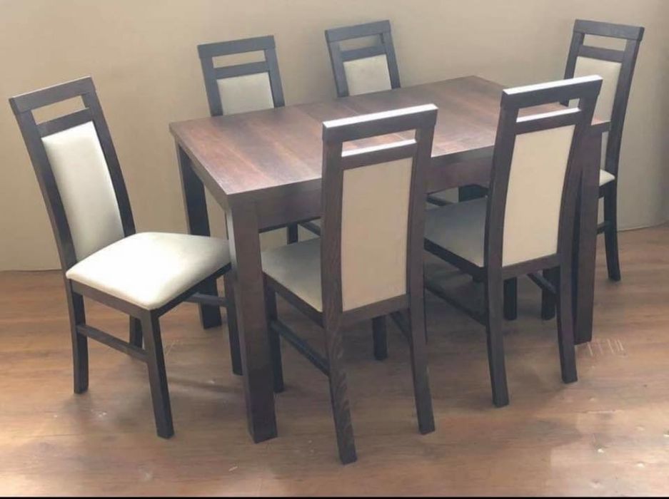 Zestaw pokojowy/ Kuchenny  Krzesla i stol Producent