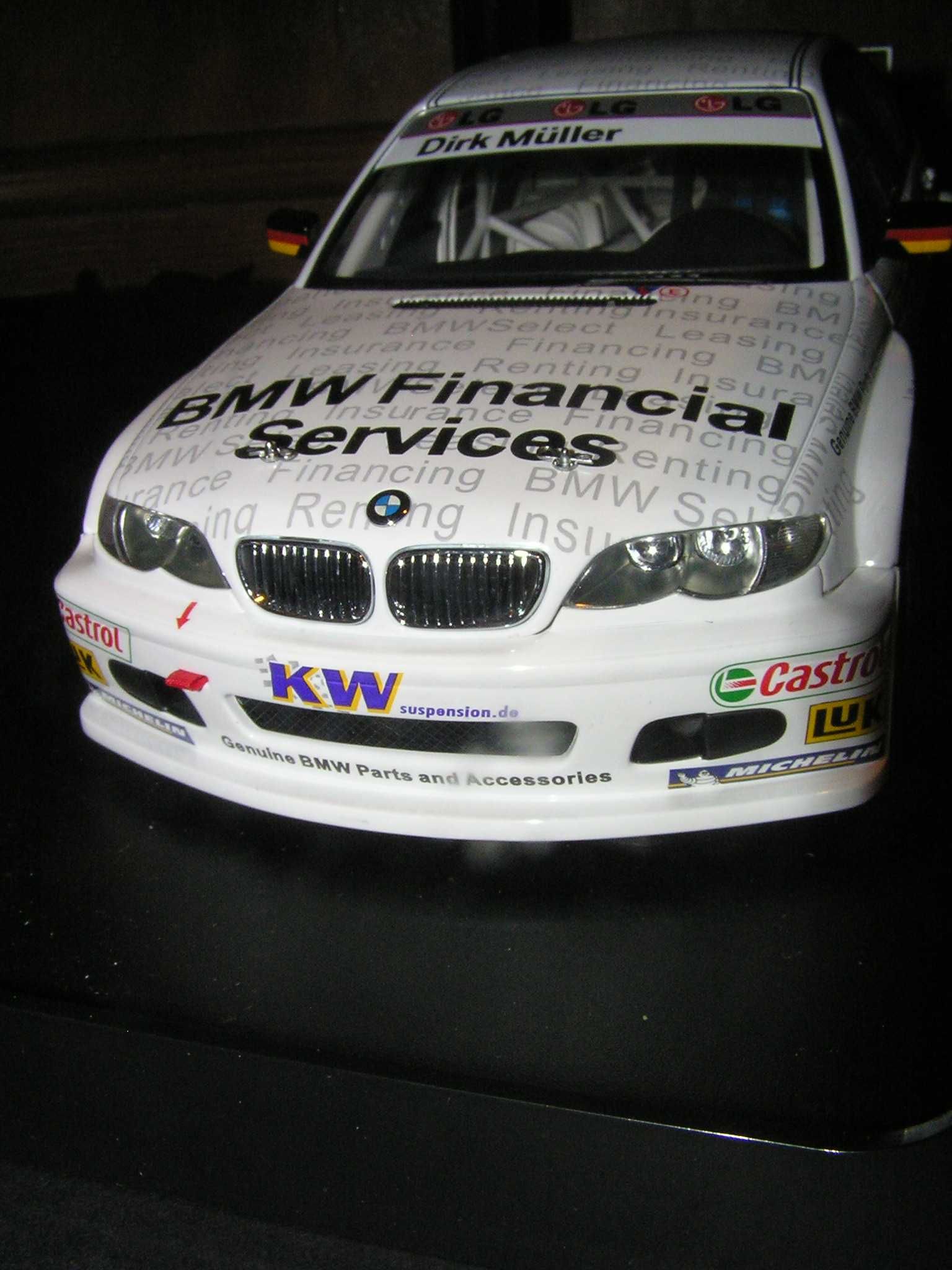 Miniatura BMW 320i E46 #43 WTCC 'Genuine Parts' 2005 AUTOart 1:18