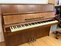 Pianino Rösler – orzech, 3 pedały, bardzo dobry stan