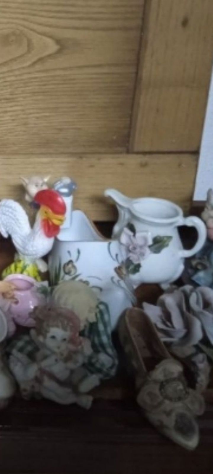 Vendo mais de 120 peças em louça variadas vendo pela melhor oferta