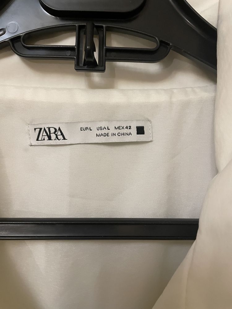 Куртка Zara весняна