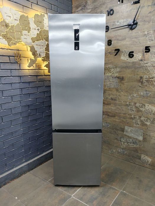 Двокамерний холодильник Gorenje. Склад-магазин
