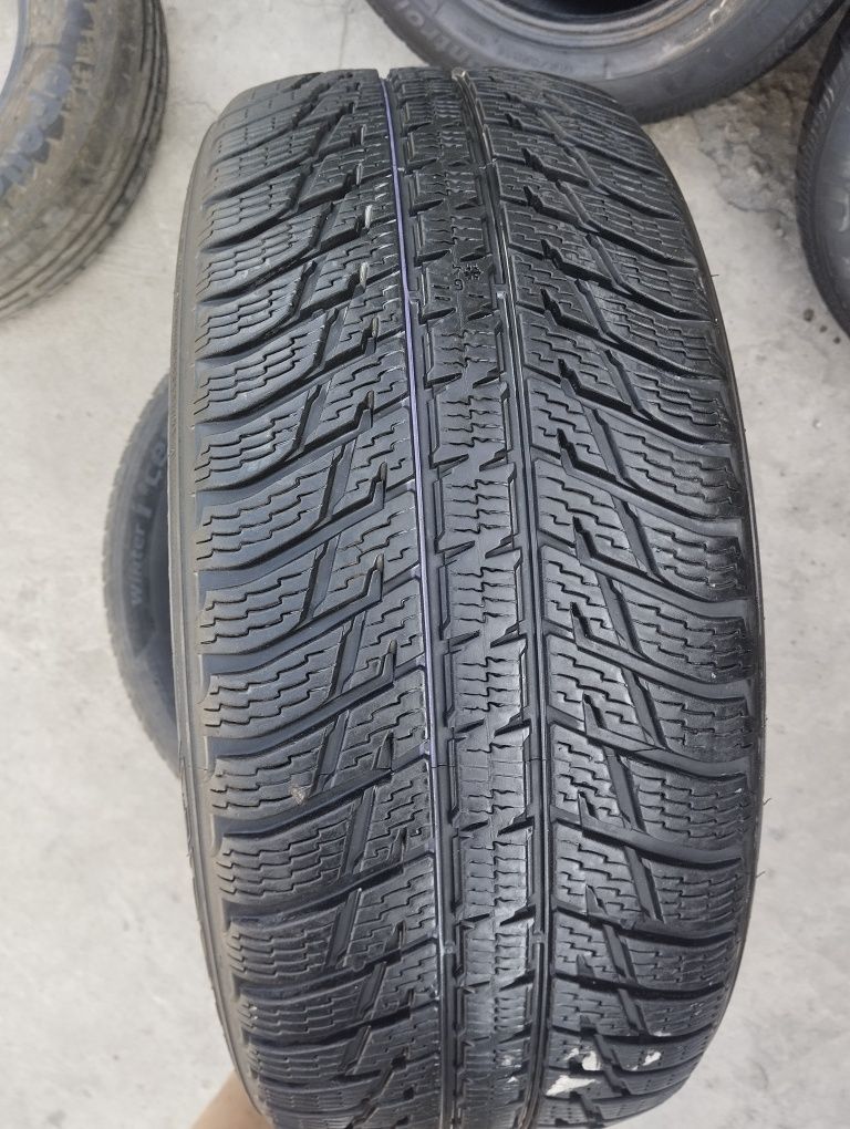 Одна зимова шина Nokian 235/50/18