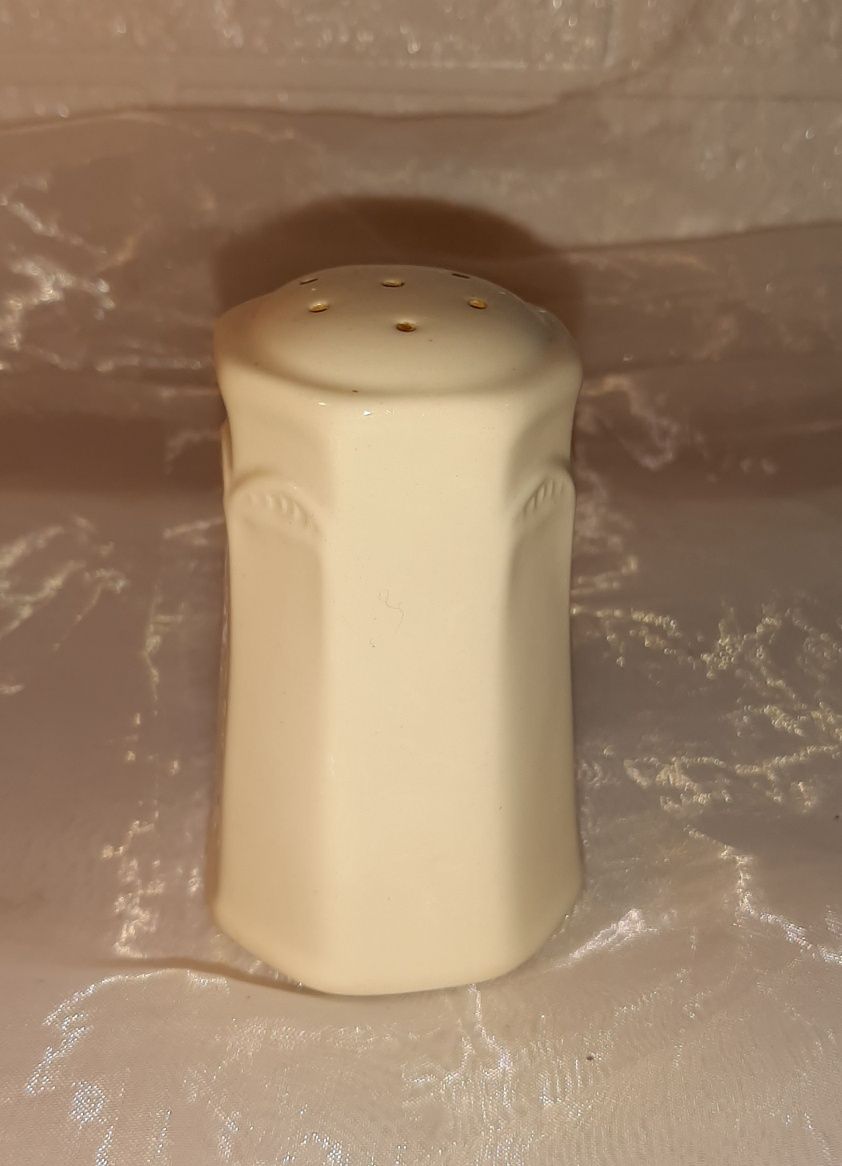 Ceramiczny pojemnik na przyprawę / solniczka