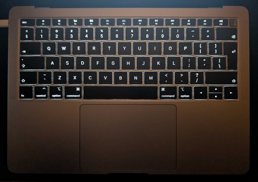 Apple MacBook Air 13 2018/13.3/i5-8210Y-3.6GH/8GB/SSD256/Sonoma 14.8.2