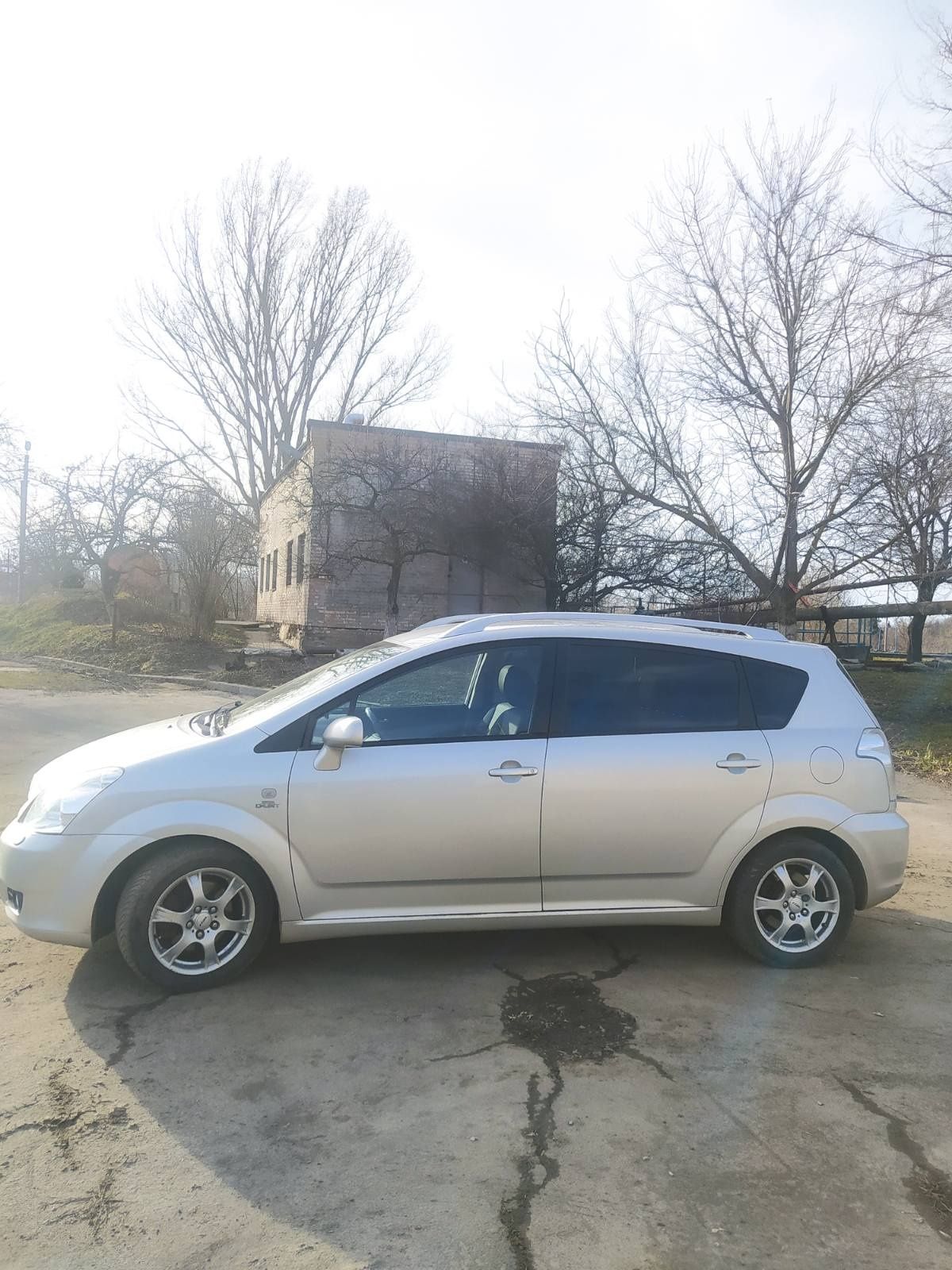 Продам машину Toyota Corolla verso 2.2 дизель
