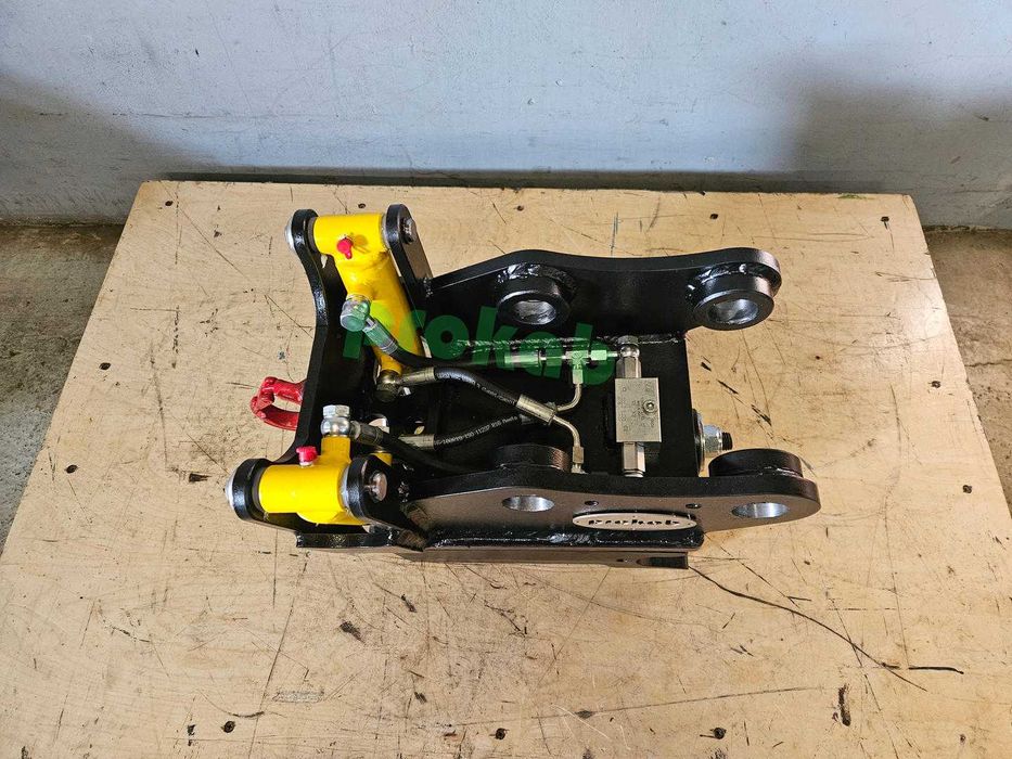 Szybkozłącze wychylne hydrauliczne do minikoparki