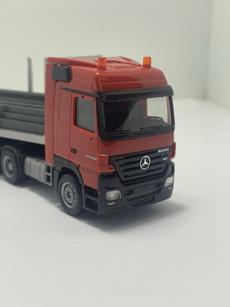 Mercedes Actros da Herpa escala 1/87