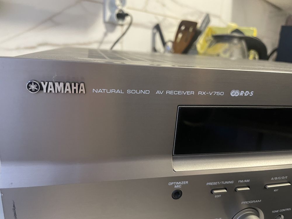 Wzmacniacz yamaha RX-V750