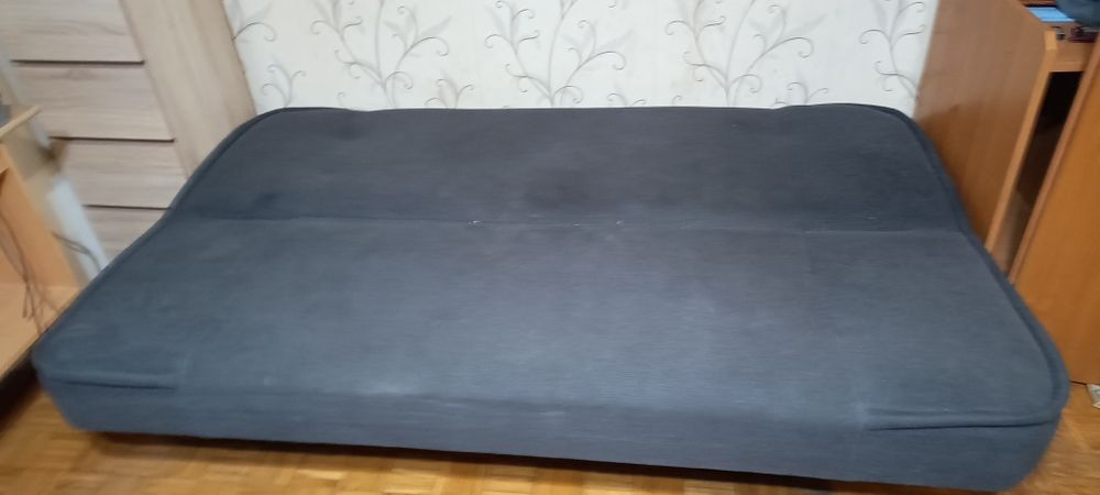 Kanapa rozkładana że skrzynią na pościel