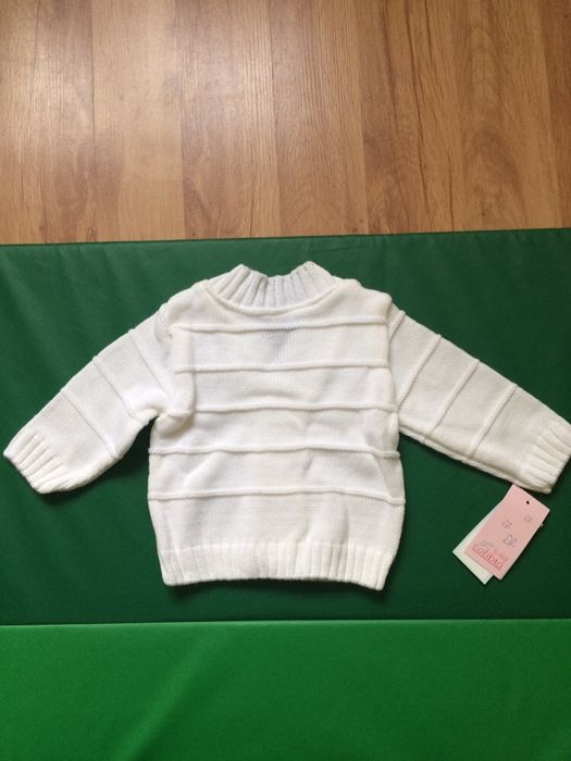 Sweterek na chrzest rozm. 68