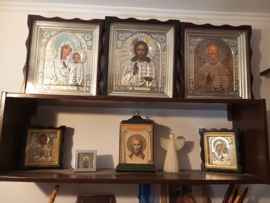 иконы разные (большие и маленькие)