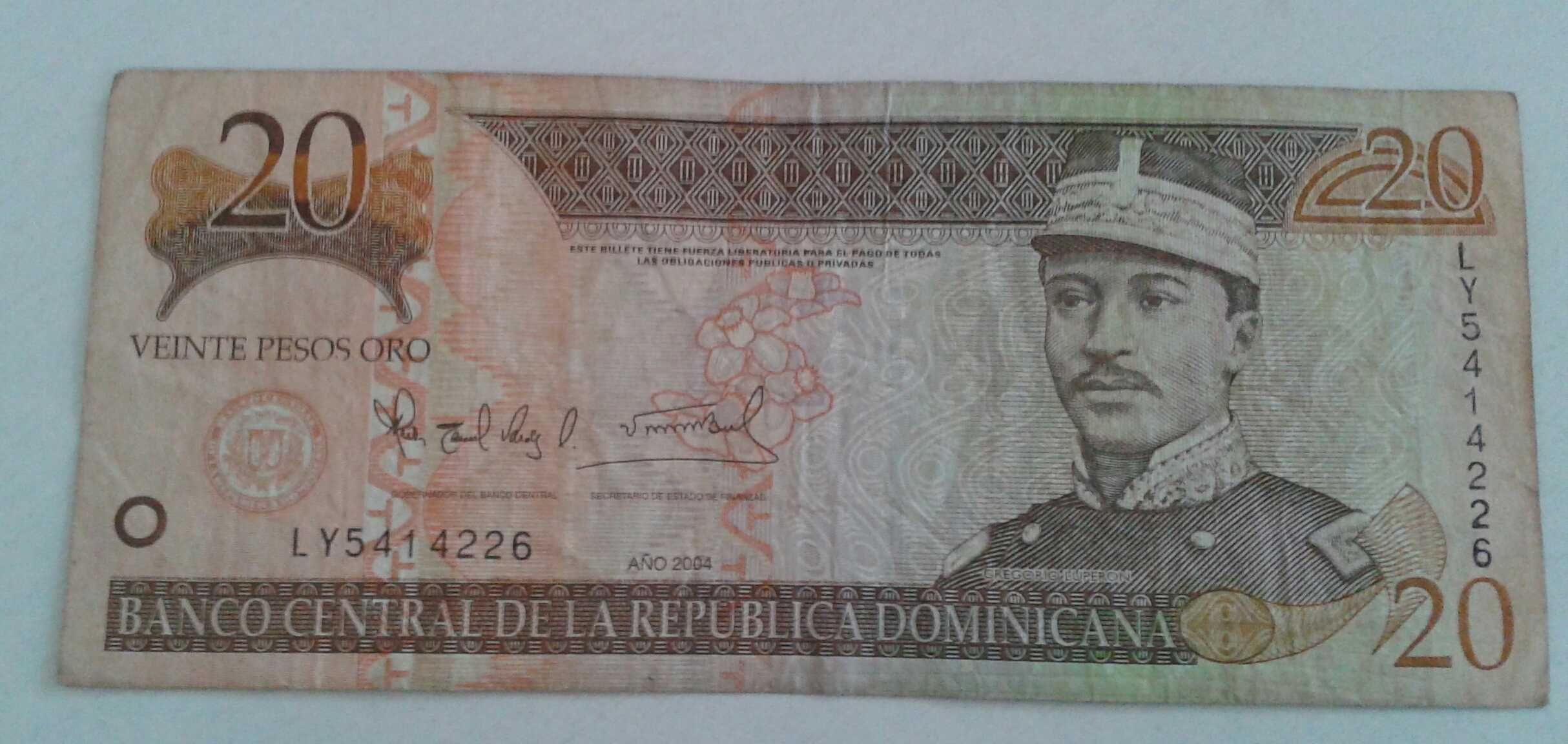 Банкнота 20 pesos песо Доминиканская республика 2004 год