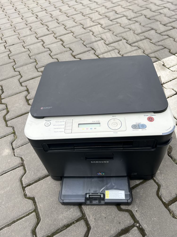 Багатофункційний пристрій Samsung CLX 3185 (кольровий, лазерний).