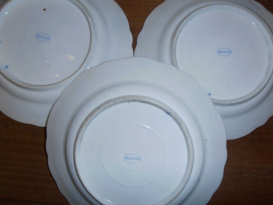 MEISSEN (1885/1934)- 3 pratos azuis cebola,21 cm- excelentes
