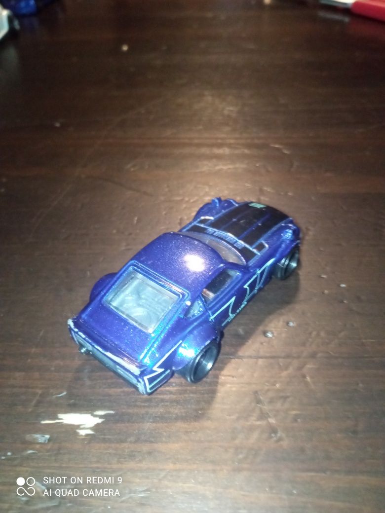 Datsun 240Z hot wheels granatowy