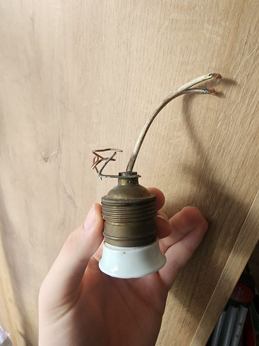 Oprawa żarówki Stara